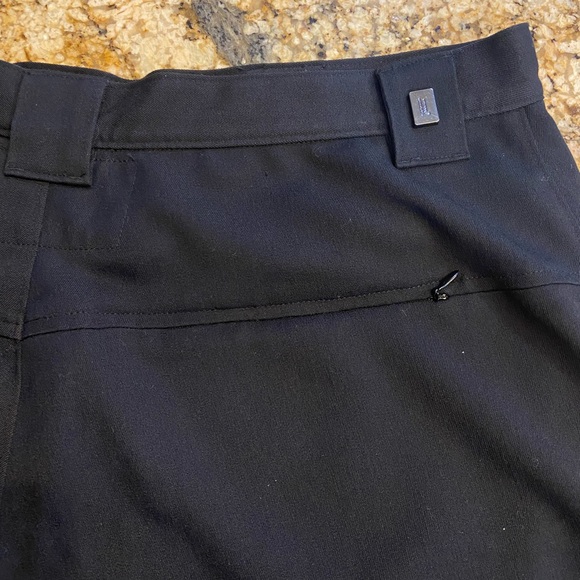 Fila Men’s Black Casual Bermuda Flat Front Shorts - Picture 3 of 5